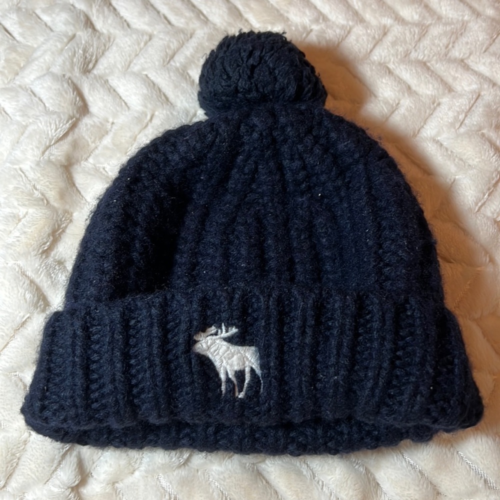 Men’s or women’s small knitted hat.